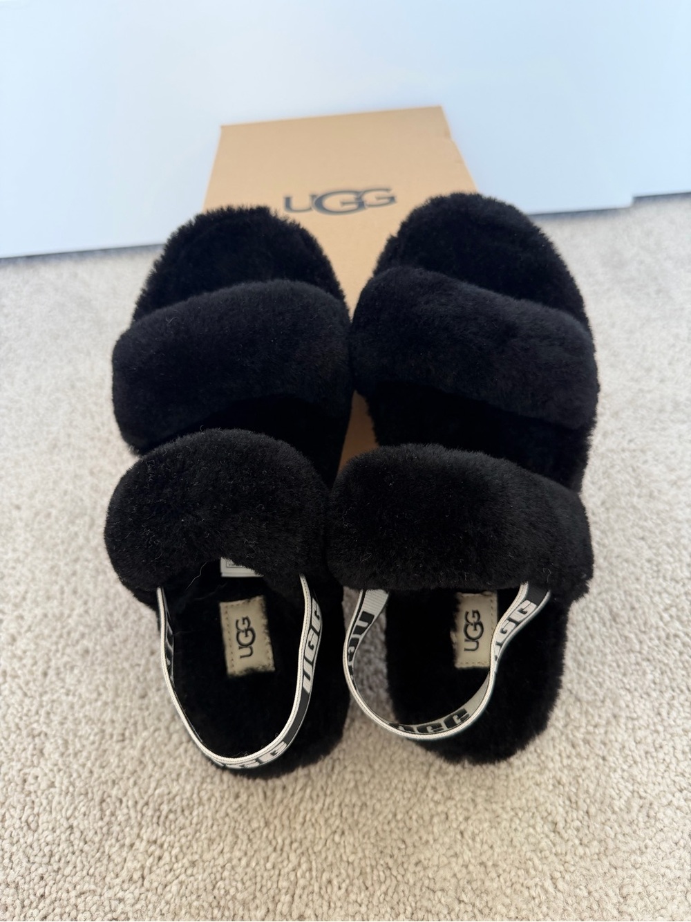 UGG Black oh yeah Slide size 7 - Picture 2 of 4